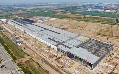 体现基建狂魔的速度,特斯拉上海工厂7月底完工